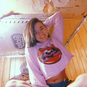 Meet your Posher, Leona